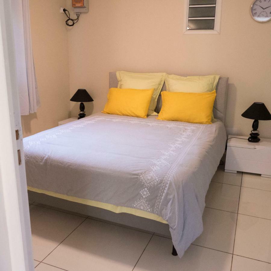 Appartamento Chez Francis Petit-Bourg Esterno foto